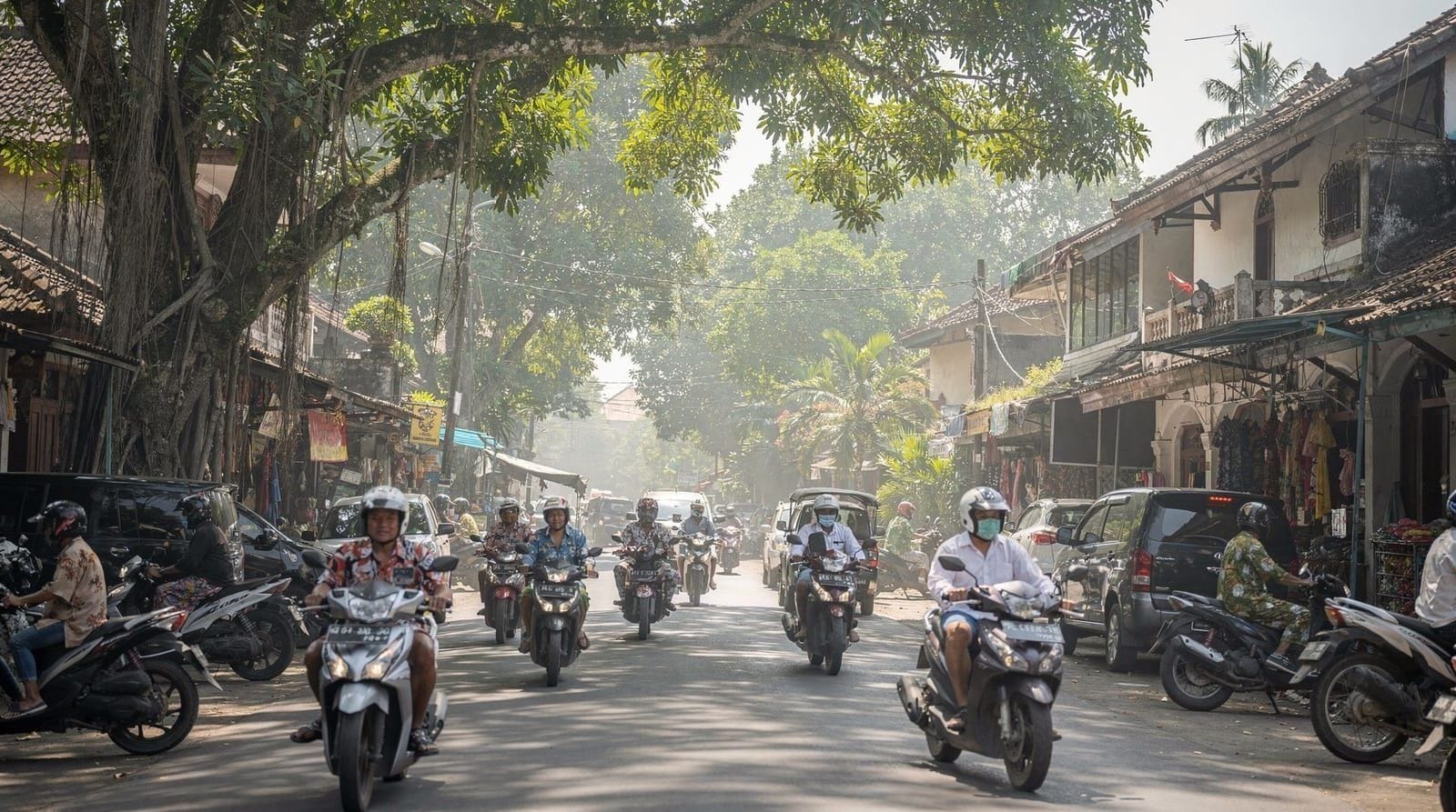 Getting around Bali: scooter, driver or Grab